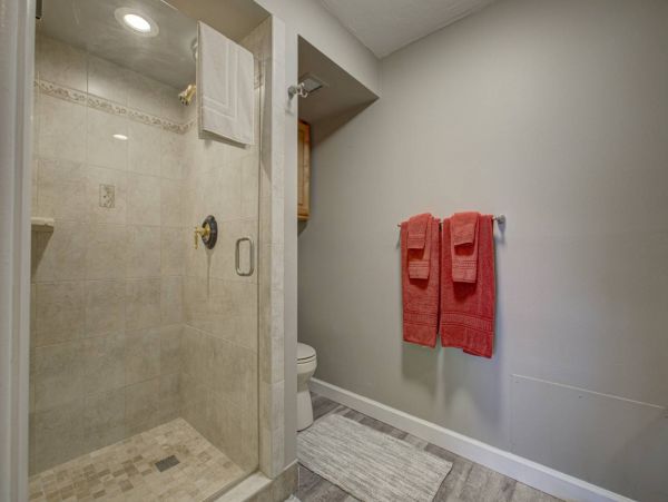 Updated Siesat Key Condo with lanai and beach views