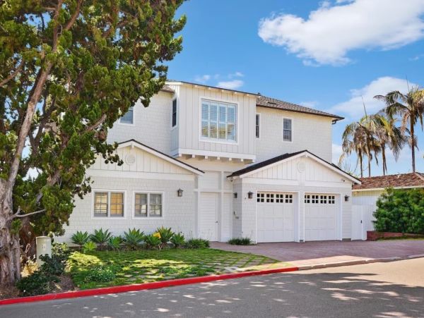 Stunning Six Bedroom Oceanfront Vacation Home in La Jolla
