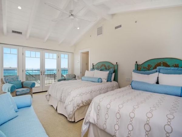 Stunning Six Bedroom Oceanfront Vacation Home in La Jolla