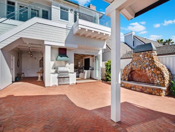 Stunning Six Bedroom Oceanfront Vacation Home in La Jolla