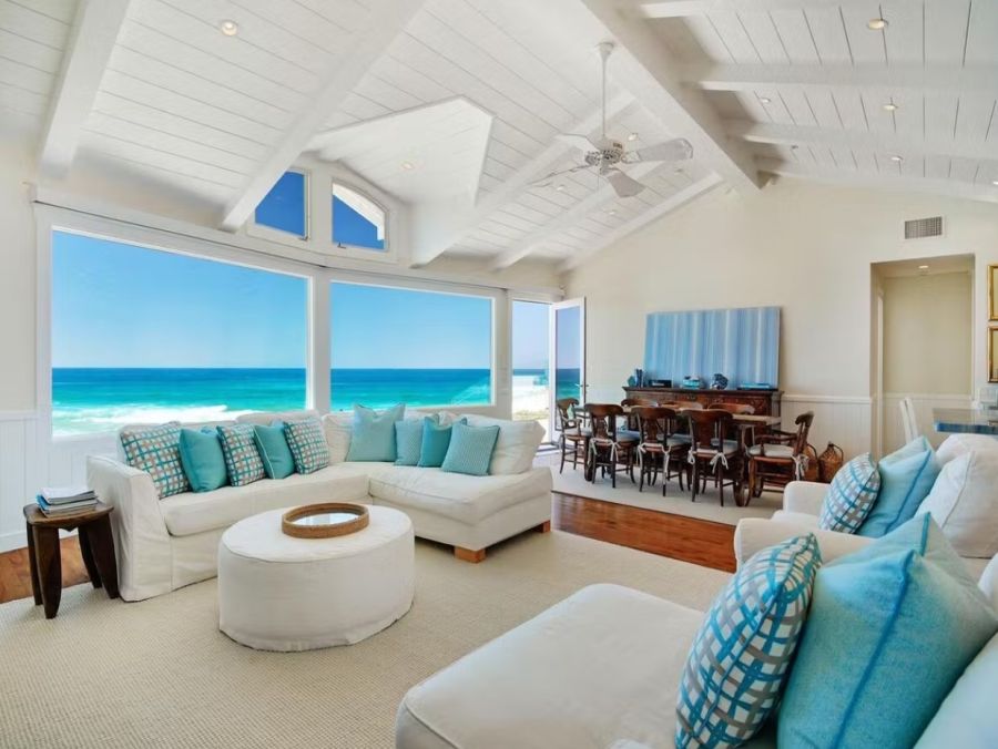 Stunning Six Bedroom Oceanfront Vacation Home in La Jolla