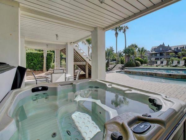 Isle of Palms Vacation Home 6 Bedroom, Ocean Views & Pool