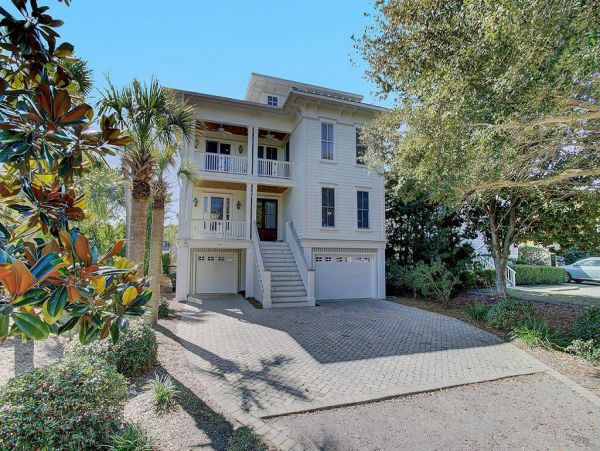Isle of Palms Vacation Home 6 Bedroom, Ocean Views & Pool