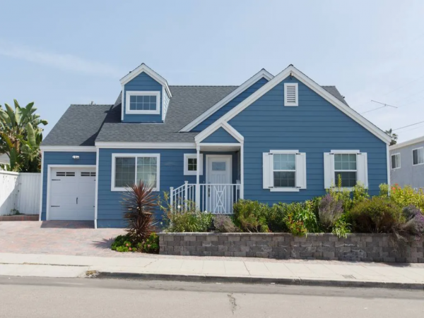 Walk to Beach Vacation Home with 3 Bedrooms in San Diego