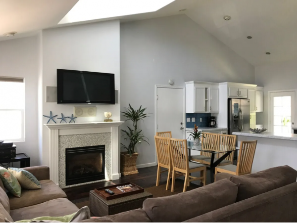Walk to Beach Vacation Home with 3 Bedrooms in San Diego