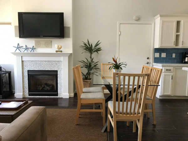 Walk to Beach Vacation Home with 3 Bedrooms in San Diego