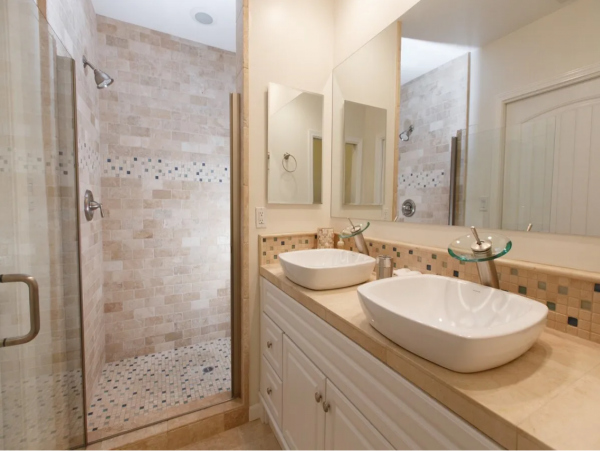 Walk to Beach Vacation Home with 3 Bedrooms in San Diego