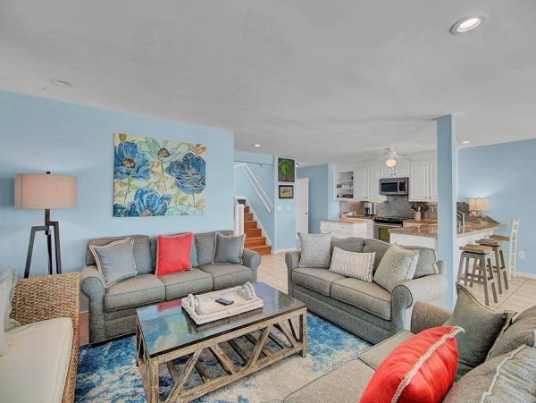 On Beach Isle of Palms Vacation Home Seven Bedroom