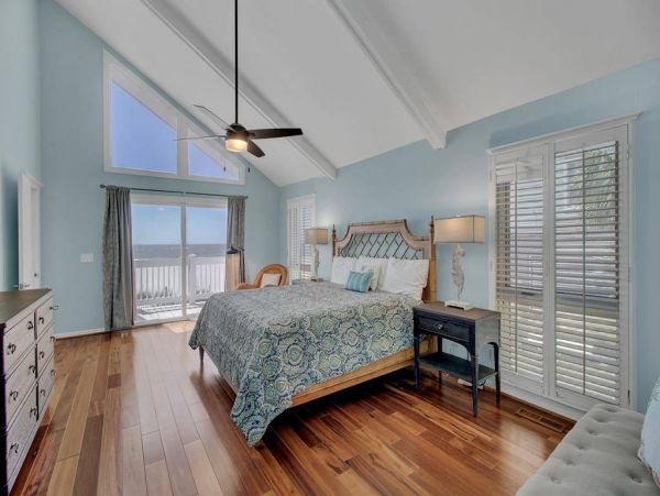 On Beach Isle of Palms Vacation Home Seven Bedroom