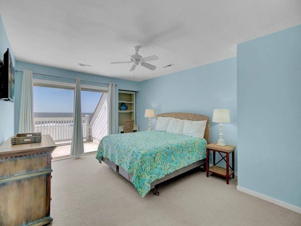 On Beach Isle of Palms Vacation Home Seven Bedroom