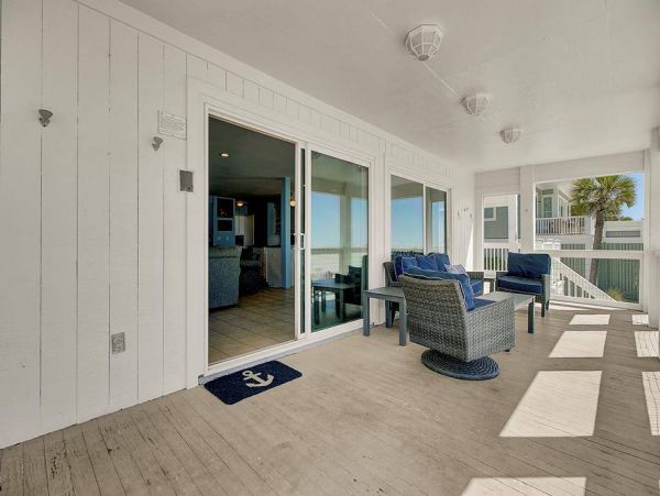 On Beach Isle of Palms Vacation Home Seven Bedroom