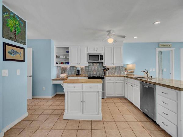 On Beach Isle of Palms Vacation Home Seven Bedroom