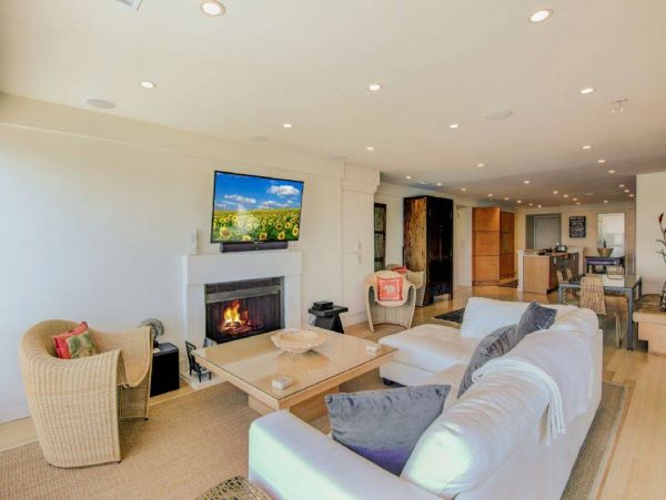 Luxurious Three Bedroom Condo Full Ocean View