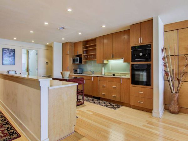 Luxurious Three Bedroom Condo Full Ocean View