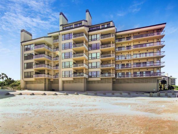 Luxurious Three Bedroom Condo Full Ocean View
