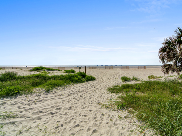 Luxurious Three Bedroom Condo Full Ocean View