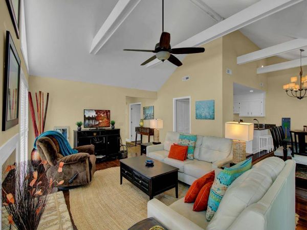 Three Bedroom Home with Stunning Lagoon & Golf Views