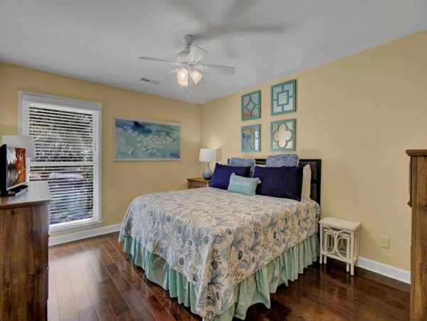 Three Bedroom Home with Stunning Lagoon & Golf Views