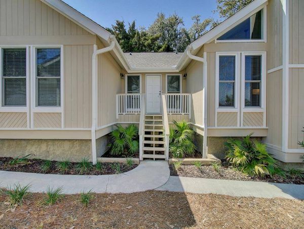 Three Bedroom Home with Stunning Lagoon & Golf Views