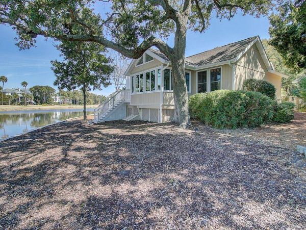 Three Bedroom Home with Stunning Lagoon & Golf Views