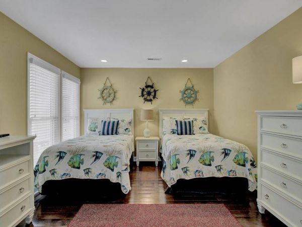 Three Bedroom Home with Stunning Lagoon & Golf Views