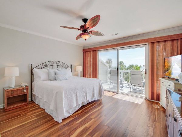 Spacious 3 Bedroom Vacation Rental with Ocean & Pool Views