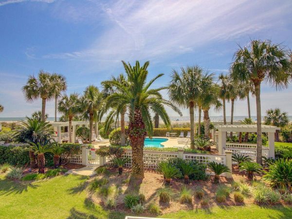 Spacious 3 Bedroom Vacation Rental with Ocean & Pool Views