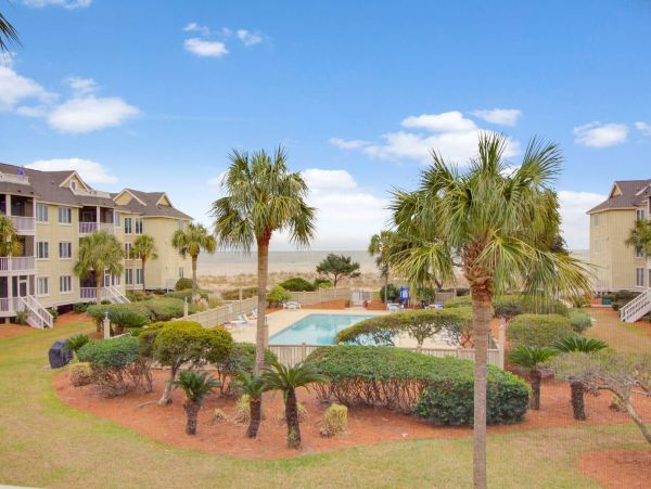 Oceanfront Isle of Palms Vacation Condo One Bedroom