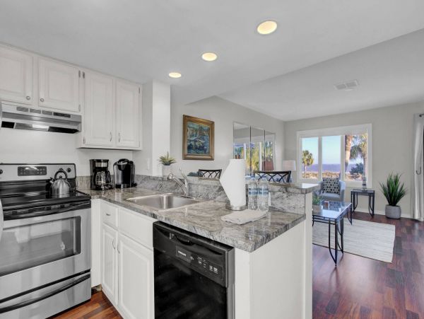 Oceanfront Isle of Palms Vacation Condo One Bedroom