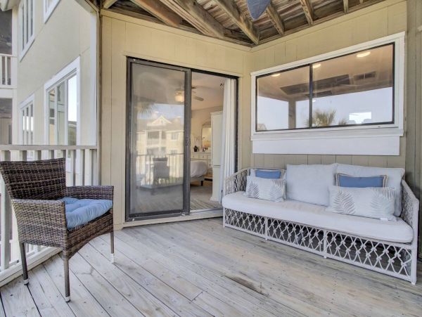 Oceanfront Isle of Palms Vacation Condo One Bedroom