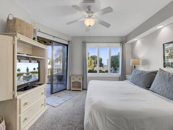 Oceanfront Isle of Palms Vacation Condo One Bedroom