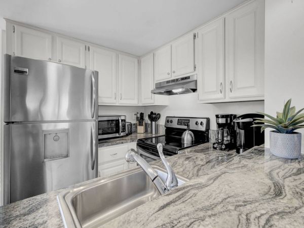 Oceanfront Isle of Palms Vacation Condo One Bedroom