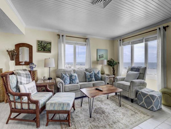 Isle of Palms Vacation Condo One Bedroom On Beach