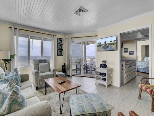 Isle of Palms Vacation Condo One Bedroom On Beach