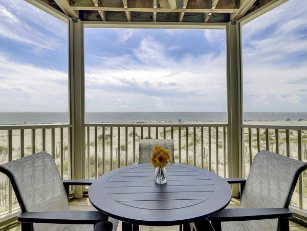 Isle of Palms Vacation Condo One Bedroom On Beach