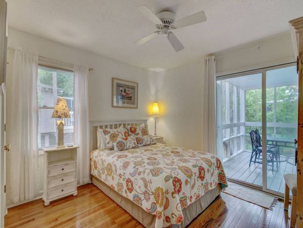 Isle Of Palms Home 1015711