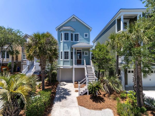 Wonderful Three Bedroom Home in Isle of Palms Sleeps 8