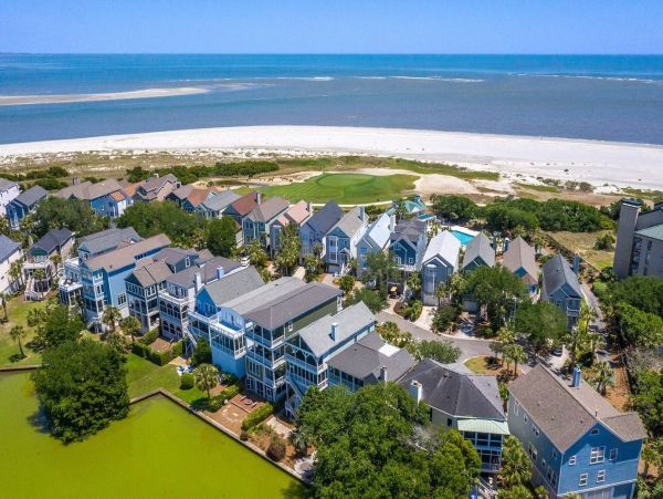 Wonderful Three Bedroom Home in Isle of Palms Sleeps 8
