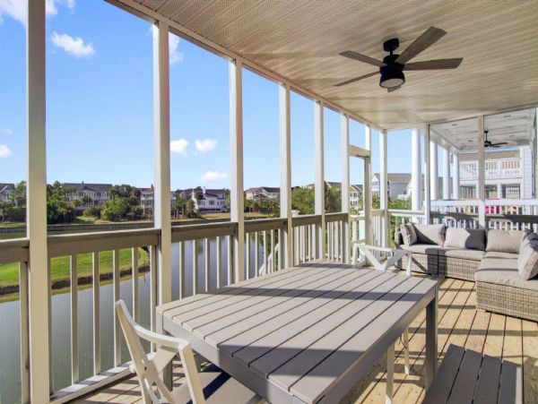 Wonderful Three Bedroom Home in Isle of Palms Sleeps 8