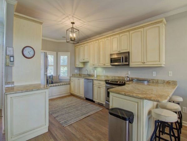 Wonderful Three Bedroom Home in Isle of Palms Sleeps 8
