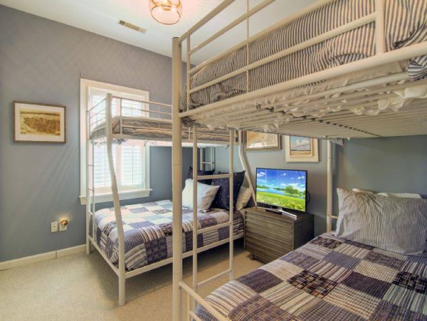 Wonderful Three Bedroom Home in Isle of Palms Sleeps 8