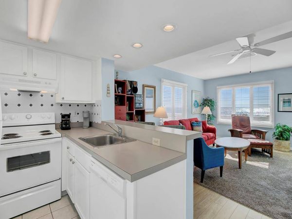Isle of Palms Vacation Condo One Bedroom On Beach