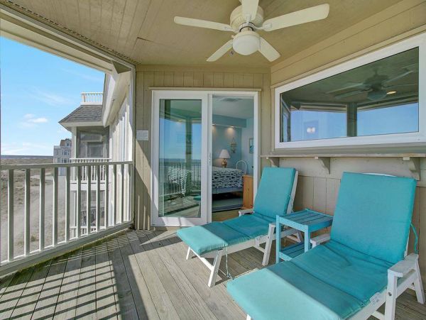 Isle of Palms Vacation Condo One Bedroom On Beach