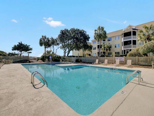Isle of Palms Vacation Condo One Bedroom On Beach
