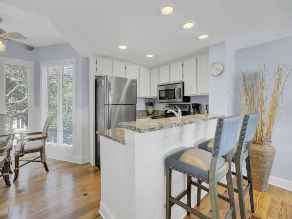 Isle of Palms Vacation Condo One Bedroom On Beach