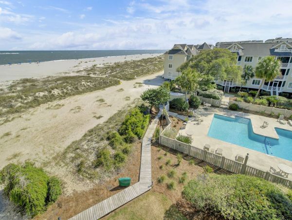 Isle of Palms Vacation Condo One Bedroom On Beach