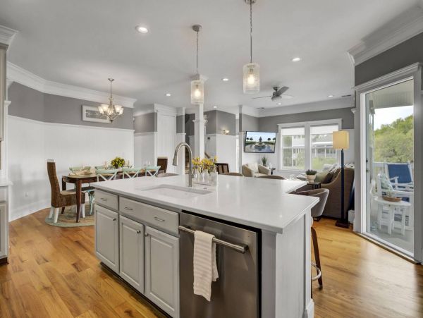 Great House in Isle of Palms Short Walk to Beach