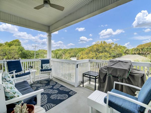 Great House in Isle of Palms Short Walk to Beach