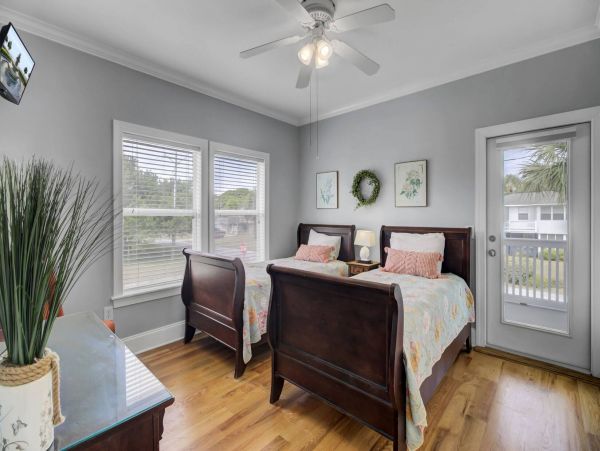 Great House in Isle of Palms Short Walk to Beach