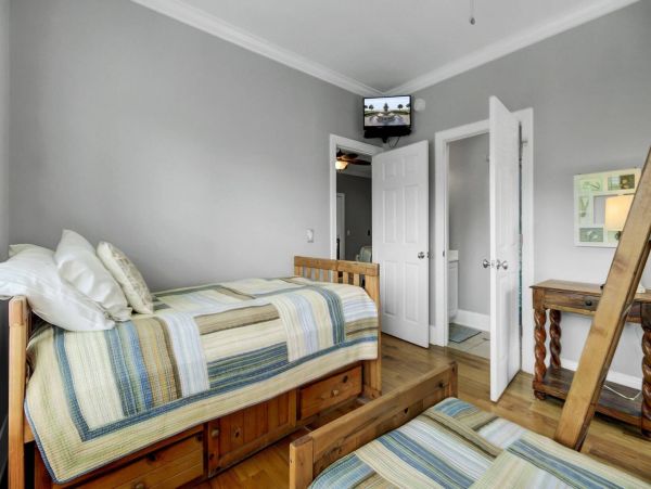 Great House in Isle of Palms Short Walk to Beach